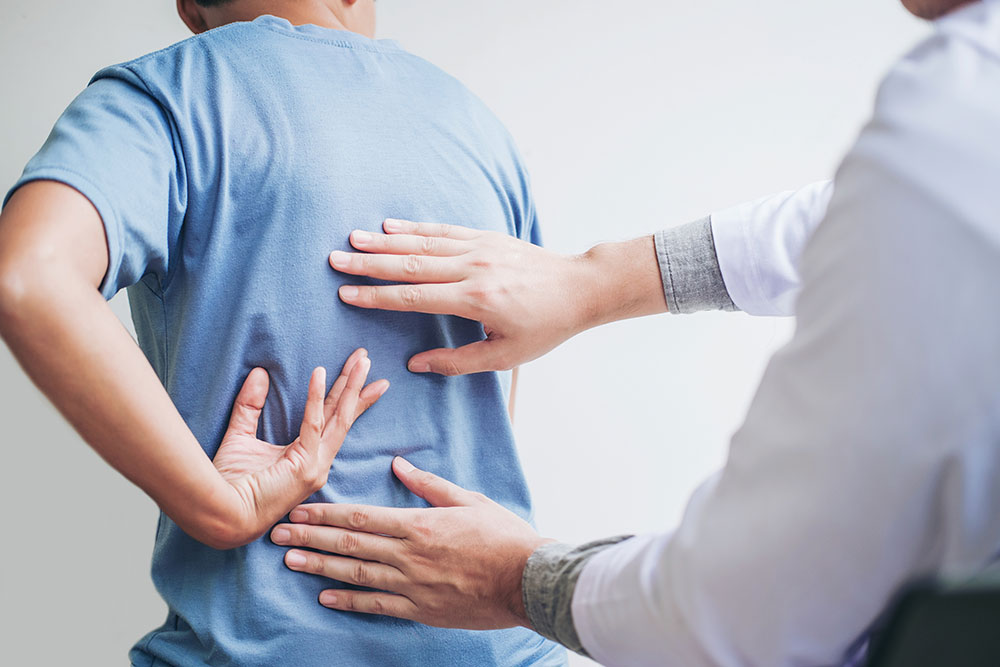 Back Pain at Dolan Chiropractic Sports Medicine Back Pain Specialists Gladstone Northland Kansas City Missouri